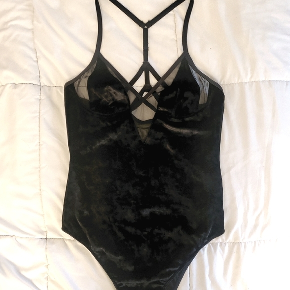 🌱 Sam Edelman Velvet and Mesh Bodysuit Size Medium - Picture 3 of 10
